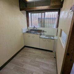 オーナーチェンジ^ ^283万円(利回り11.87%)^ ^道明寺駅より徒歩3分🌟 売主のため仲介手数料不要✨ 2DK 一戸建て🌟倉庫や事務所・店舗として利用可能 3 min walk from Domyoji Station 🌟